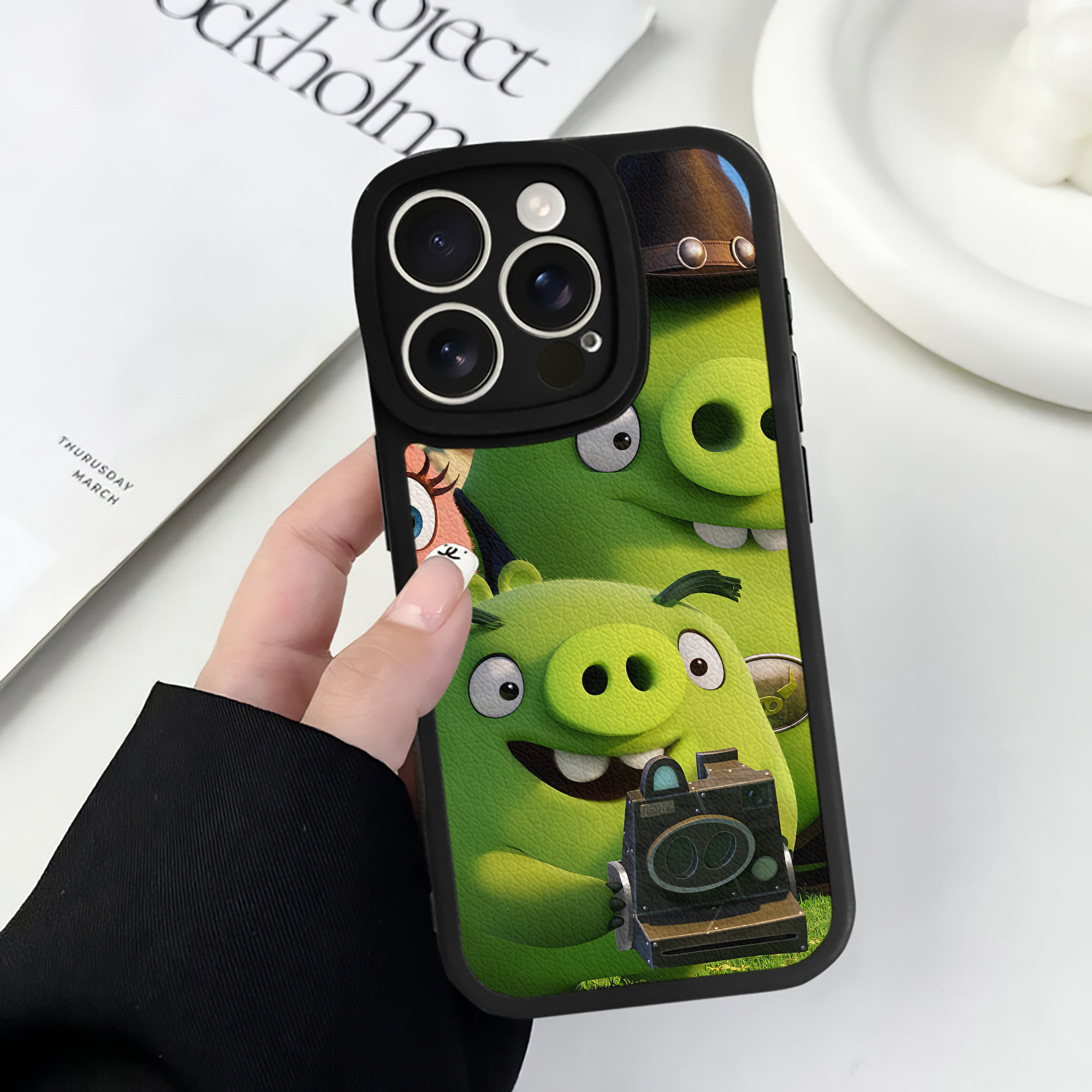 （画像用） Angry Birds アングリーバード 【iPhone 16シリーズ対応】シリコンスマホケース（レザー調） 材質：シリコン